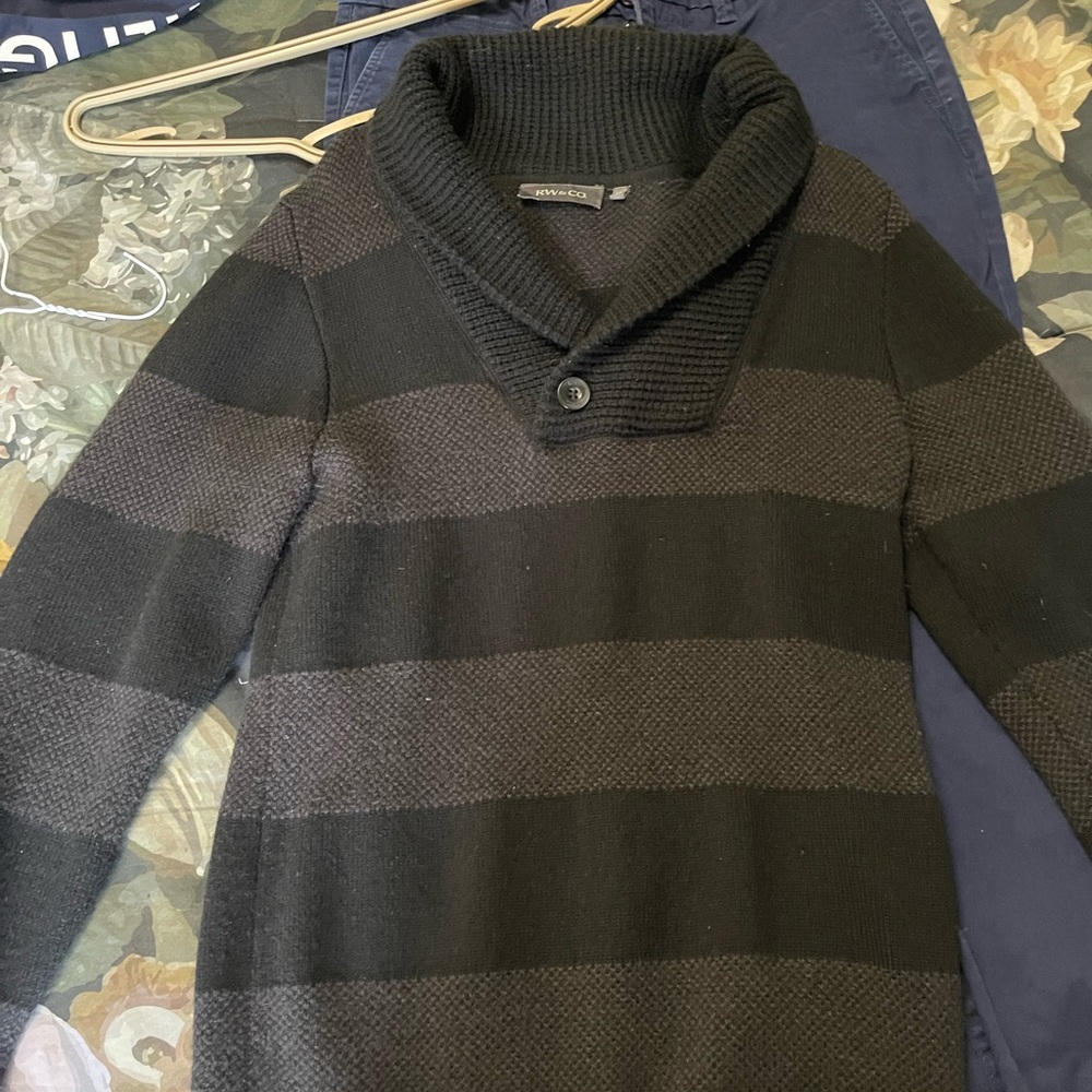 RW&CO. Men's Charcoal Turtleneck Sweater